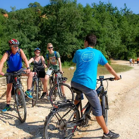 Vtf Le Domaine Du Grand Luberon Holiday park Cereste